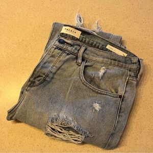 Pacsun super distressed boyfriend jeans in size 31